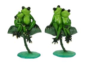 16cm Sitting Marble Frog on Lily Pad