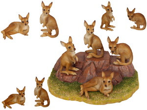 8cm Aussie Kangaroo on Uluru Stand 4 Asstd (36=Free Display)